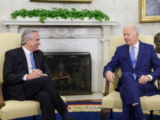 Fernández y Biden coincidieron en que “la democracia y los Derechos Humanos son objetivos centrales para el desarrollo”