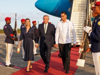 El presidente Alberto Fernández llegó a República Dominicana para participar de la Cumbre Iberoamericana