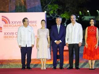 El presidente asistió al acto de apertura de la Cumbre Iberoamericana