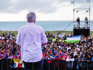 El presidente inauguró los Juegos Nacionales Evita de Playa en Chapadmalal