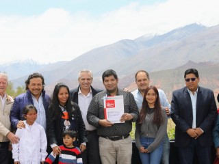 El presidente entregó las primeras viviendas para comunidades rurales y pueblos originarios en La Poma, Salta