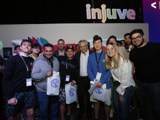 El presidente Alberto Fernández visitó la Feria IT Joven en Tecnópolis