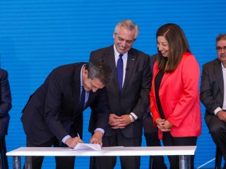 El Gobierno nacional presentó el Plan Integral Argentina Irrigada que beneficia a más de 50 mil productores