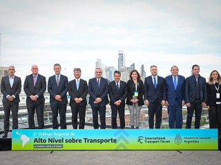 El presidente encabezó el cierre del segundo Diálogo Regional sobre Transporte
