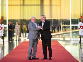 El presidente mantiene una reunión con Luiz Inácio da Silva en Brasilia