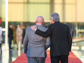El presidente mantiene una reunión con Luiz Inácio da Silva en Brasilia