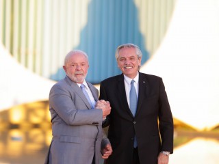 El presidente mantiene una reunión con Luiz Inácio da Silva en Brasilia