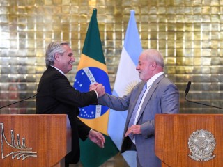 Alberto Fernández: “Celebro el apoyo explícito que el presidente Lula nos ha dado como país y como gobierno”