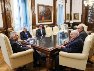 El presidente recibió a las autoridades de la Bolsa de Comercio de Buenos Aires