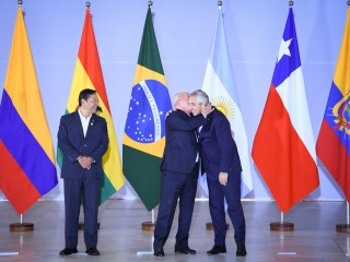 Los presidentes de América del Sur alcanzaron un consenso de cooperación e integración de la región