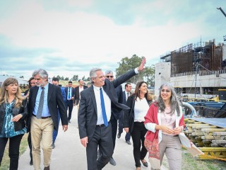 El presidente recorrió las obras del primer reactor de potencia 100% argentino