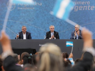 El presidente entregó viviendas e inauguró las obras de un nuevo gasoducto en la provincia de Catamarca