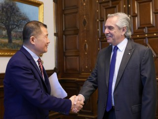El presidente se reunió con las máximas autoridades de la empresa china Wuhan Yangluo Port Service Co