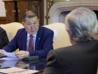 El presidente se reunió con las máximas autoridades de la empresa china Wuhan Yangluo Port Service Co
