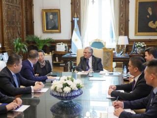 El presidente se reunió con las máximas autoridades de la empresa china Wuhan Yangluo Port Service Co