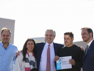 Alberto Fernández: “Para nosotros la prioridad central es que cada familia tenga un techo y una vivienda digna”