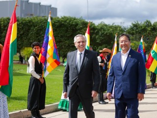 Alberto Fernández llegó a Bolivia para inaugurar el electroducto Juana Azurduy