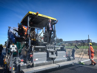 El presidente recorrió las obras de la nueva Variante Cañuelas que conectará la Autopista Ezeiza-Cañuelas con la Ruta Nacional 3