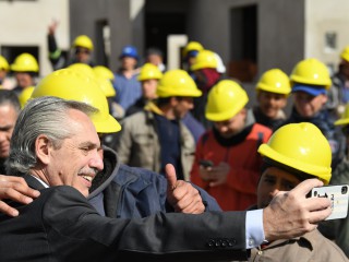 El presidente recorrió viviendas en construcción en Ensenada