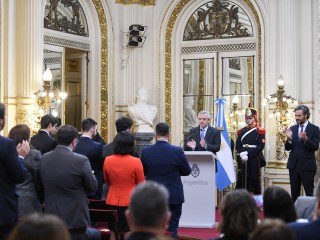 El presidente encabezó la ceremonia de jura de diplomáticos y diplomáticas del Instituto del Servicio Exterior de la Nación