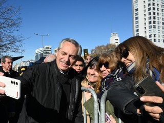 Alberto Fernández: “Vayamos todas y todos a votar porque es el modo de expresar nuestros derechos”