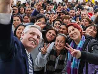 El presidente inauguró el Centro Cultural del Hospital Laura Bonaparte