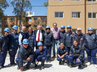 El presidente recorrió 252 viviendas en Ezeiza