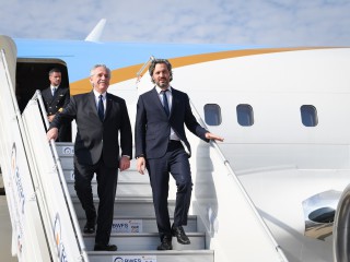 El presidente arribó a la India para participar de la Cumbre del G20