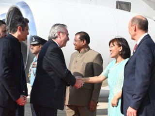 El presidente arribó a la India para participar de la Cumbre del G20