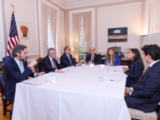 El presidente se reunió con la diputada de los Estados Unidos Alexandria Ocasio-Cortez