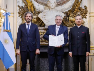 El presidente recibió las cartas credenciales de siete nuevos embajadores