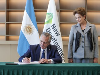 El presidente se reunió con Dilma Rousseff para oficializar la integración de Argentina al Nuevo Banco de Desarrollo de los BRICS