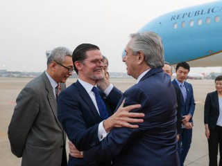 El presidente llegó a China para participar del III Foro de la Franja y la Ruta para la Cooperación Internacional