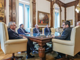 El presidente se reunió con autoridades de entidades judías para analizar la situación de los rehenes argentinos