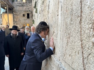 President Javier Milei visits the Wailing Wall in Jerusalem