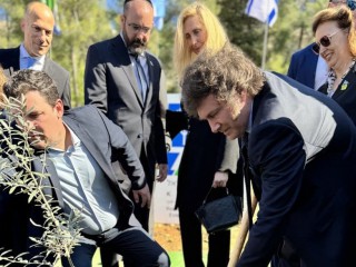 President Javier Milei visited the Holocaust Museum and Keren Kayemet LeIsrael Forest