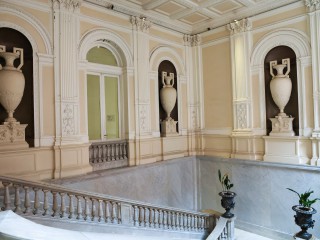 Escalera de periodistas