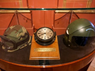 Reloj de mamparo que perteneció al crucero USS PHOENIX más tarde A.R.A. General Belgrano.