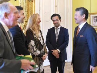 La Secretaria General de la Presidencia, Karina Milei, se reunió con autoridades de Hitachi Construction Machinery y de PromArgentina