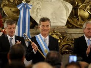 Mauricio Macri recibió el Bastón Presidencial. Cadena Nacional.