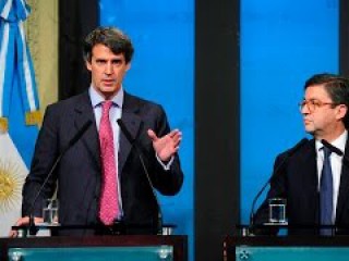 El ministro de Hacienda, Alfonso Prat Gay, y el Presidente del BID brindaron una conferencia de prensa, en Casa Rosada.