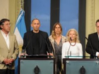 El Rabino Bergman ofreció una conferencia de prensa.