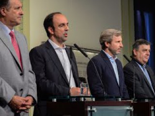 Conferencia de prensa del ministro del Interior, Rogelio Frigerio, y autoridades de la UCR, en Casa Rosada