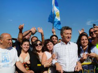 Mauricio Macri anunció la reanudación de las obras en la Autovía Luján – Junín.