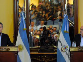 El Presidente encabezó una reunión de gabinete conjunta en Corrientes.